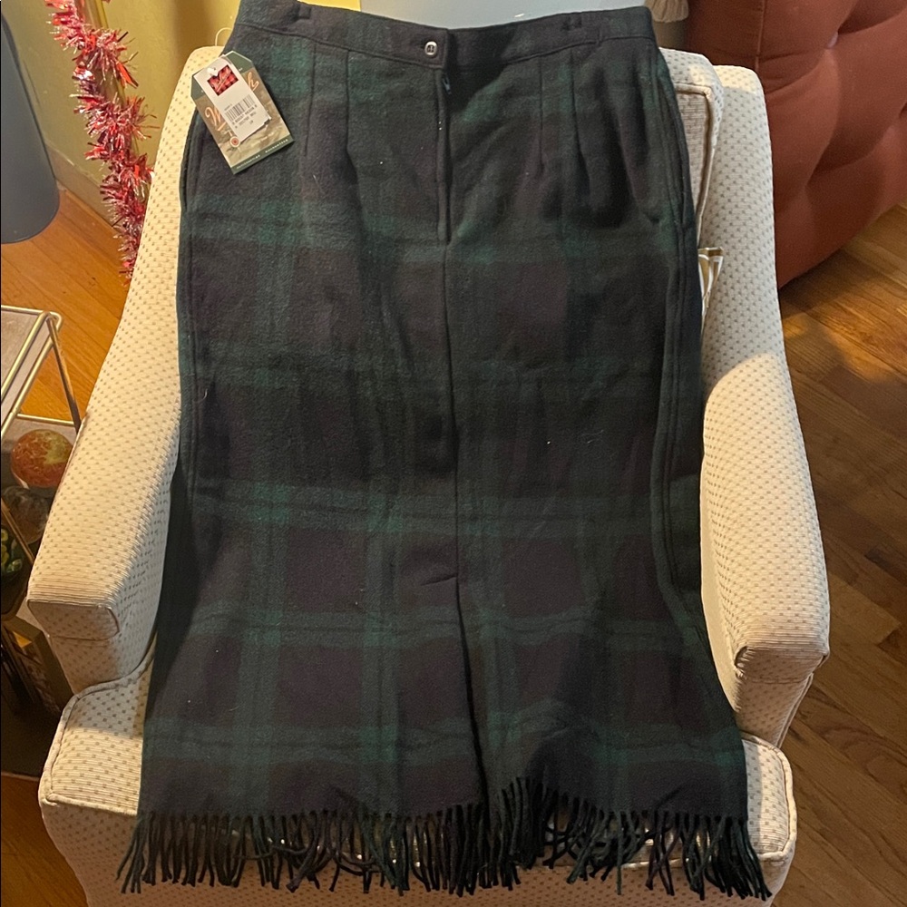NWT Woolrich Navy and Green Plaid Wool Skirt with Fringe - Picture 4 of 6